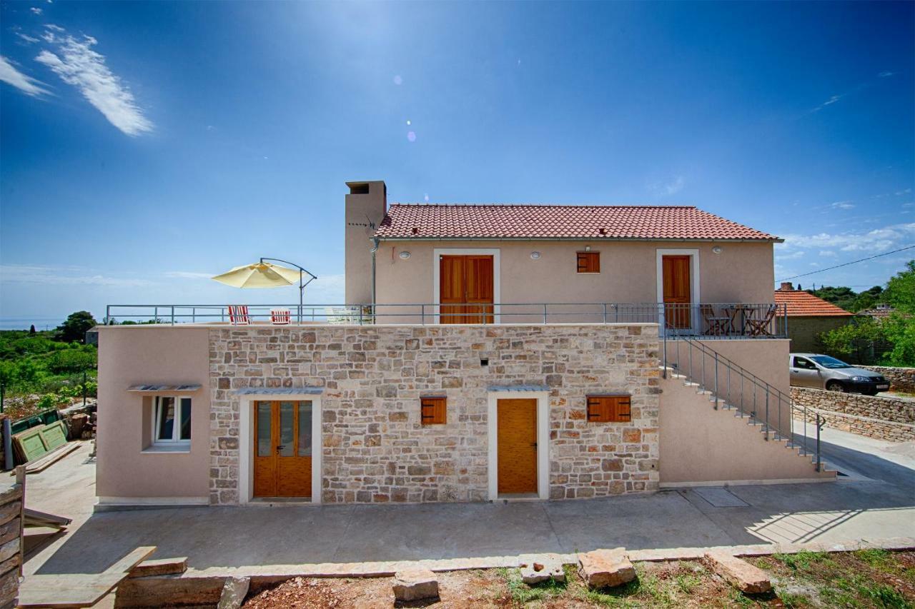Betini Apartments - Authentic Island Escape Komiza Exterior photo