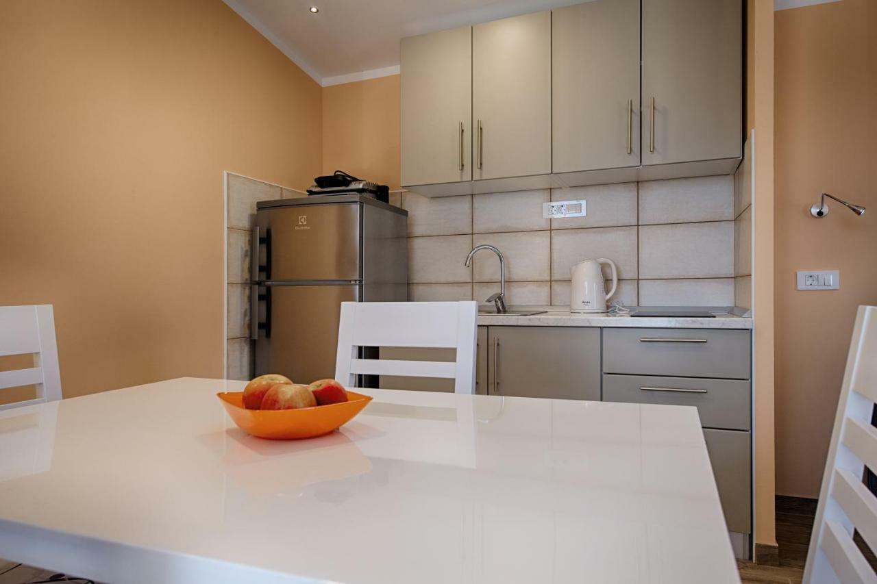 Betini Apartments - Authentic Island Escape Komiza Exterior photo
