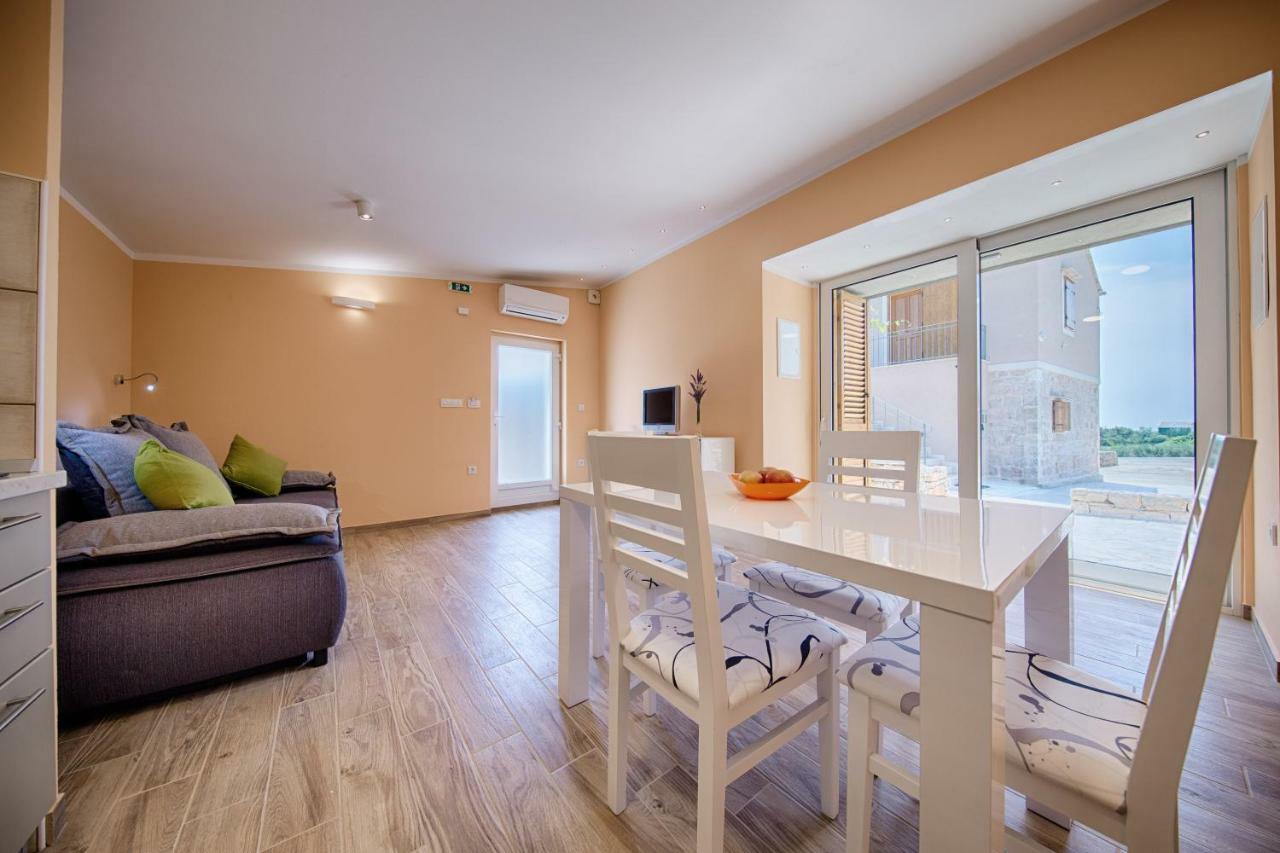 Betini Apartments - Authentic Island Escape Komiza Exterior photo